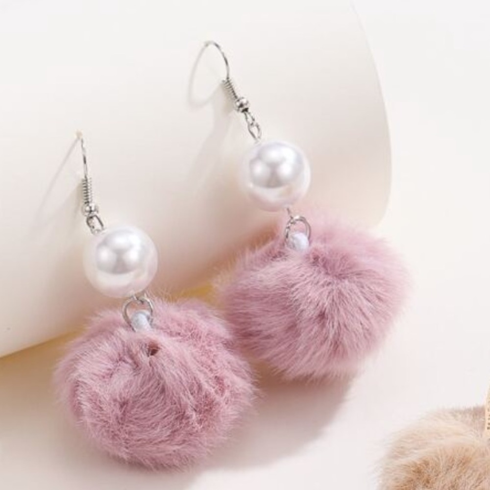 Chic ColorPop Pair of Pom Pom of Fluffy Earrings